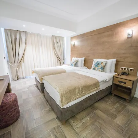 Aurasia Hotel