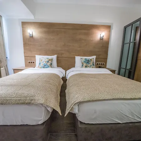 Aurasia Hotel