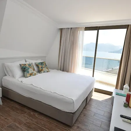 Aurasia Hotel